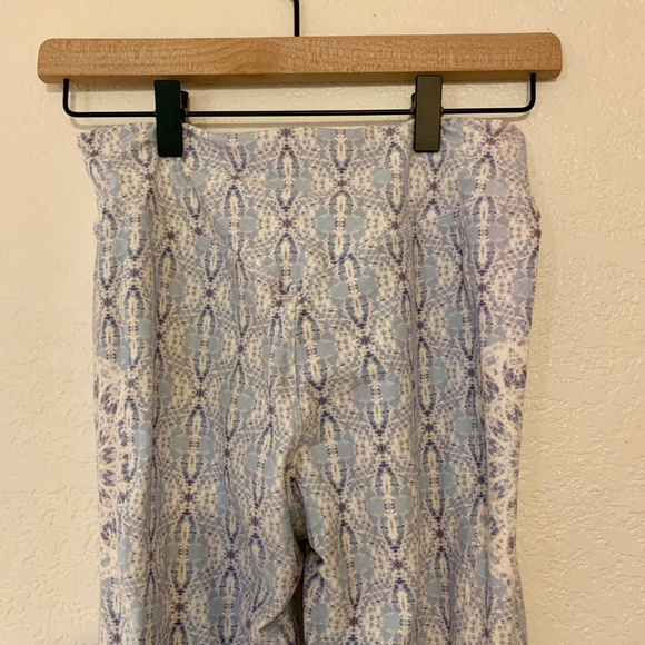 Wolven Brand Flare Leggings | Aquarius | Size M - Picture 11 of 11